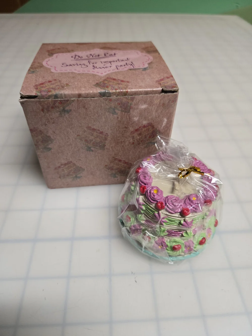 Aunt Petunia's Puddling Mini Candle